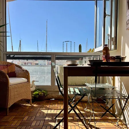 Apartment Douceur Du Cap Vue Port Marinas, Parking
